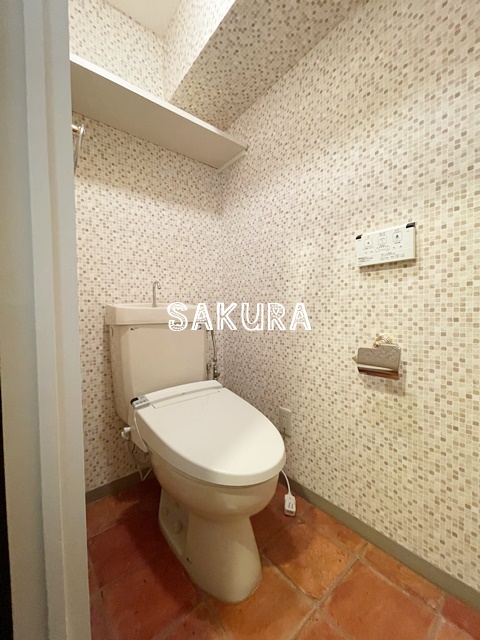 トイレ　落ち着いた色調のトイレです♪