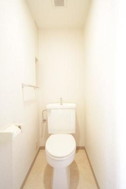 トイレ　※写真は同タイプ住戸です。