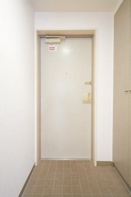 玄関　※写真は同タイプ住戸です。