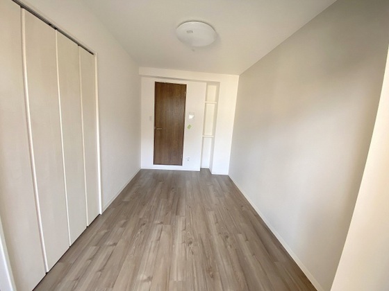 居室・リビング　※別号室の写真になります。