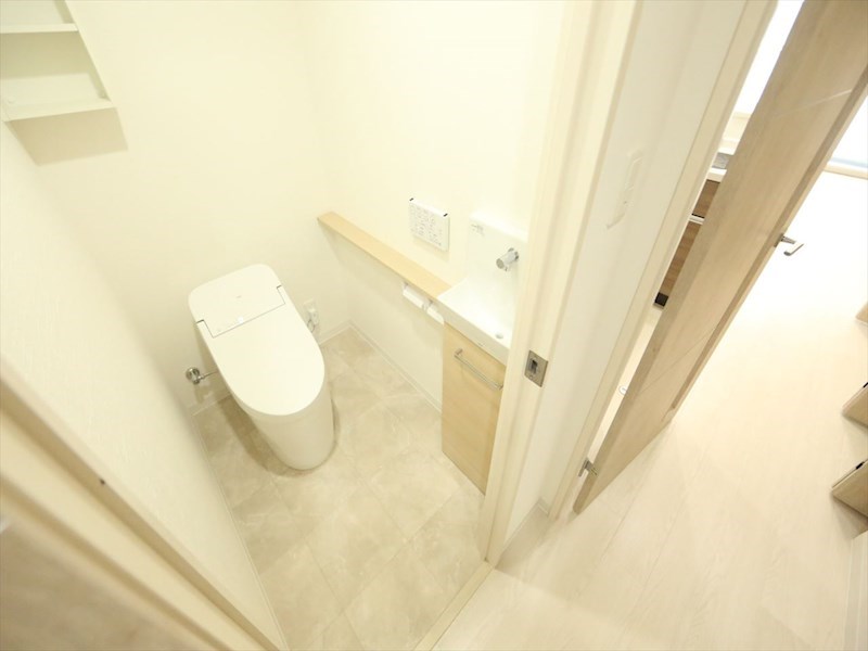 トイレ　温水洗浄暖房便座付トイレ