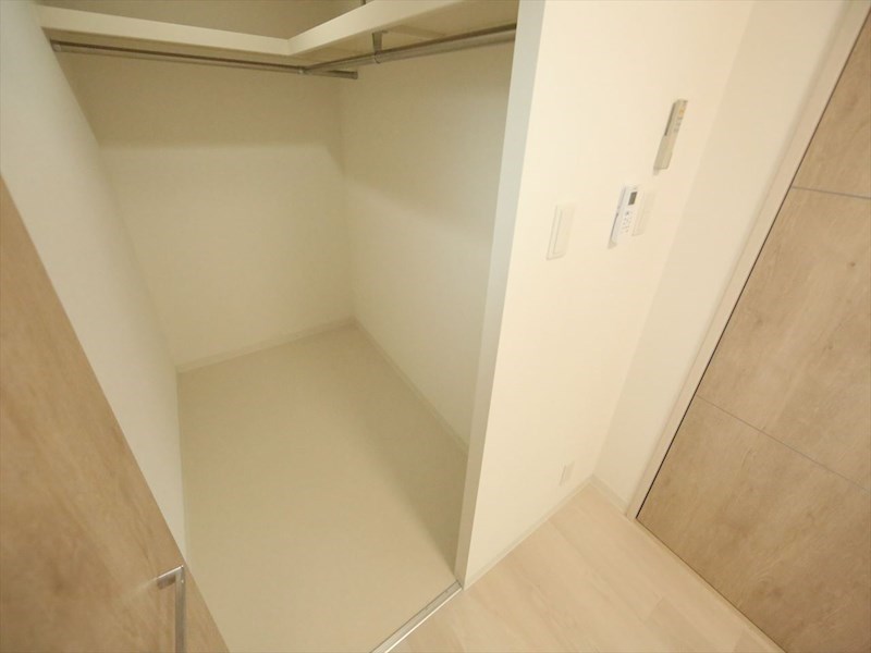 収納　ウォークインクローゼット（収納充実してます）