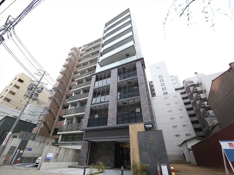 建物外観　外観　オートロック付　防犯カメラ付　宅配ＢＯＸ有り