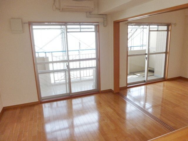 その他部屋・スペース　★明るいリビング★※別部屋参考画像