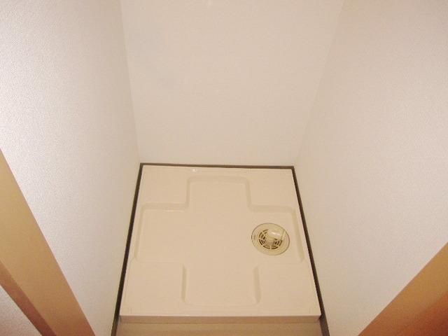 洗面設備　★洗濯機置場は収納タイプ★