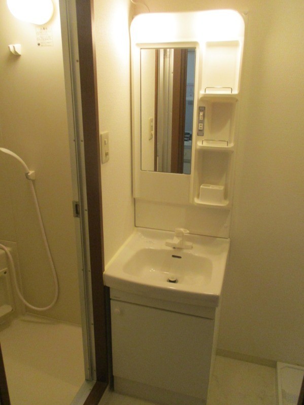 洗面設備　身支度に便利な洗面台！