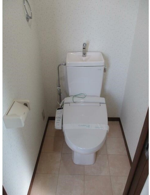 トイレ　嬉しい温水洗浄便座付き♪