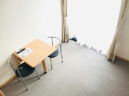 居室・リビング　備え付けテーブル付