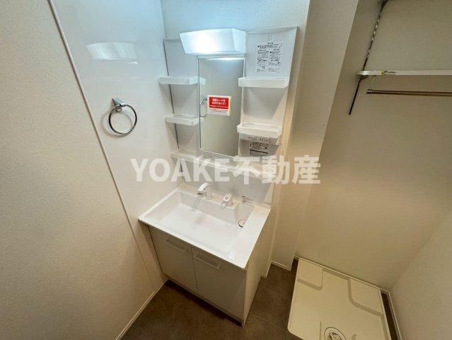 洗面設備　画像は別部屋のものです。相違がある場合、現況優先。