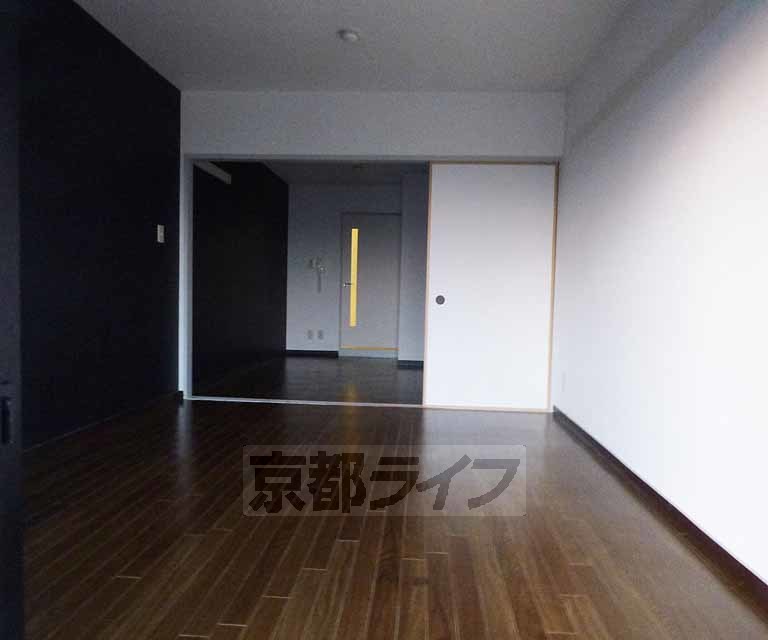 居室・リビング　広々としたお部屋です。