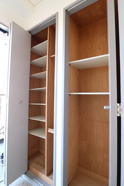 収納　収納　シューズボックス