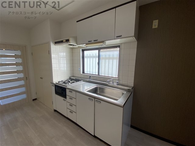 キッチン　2口ガスコンロ付で機能的なキッチンです！