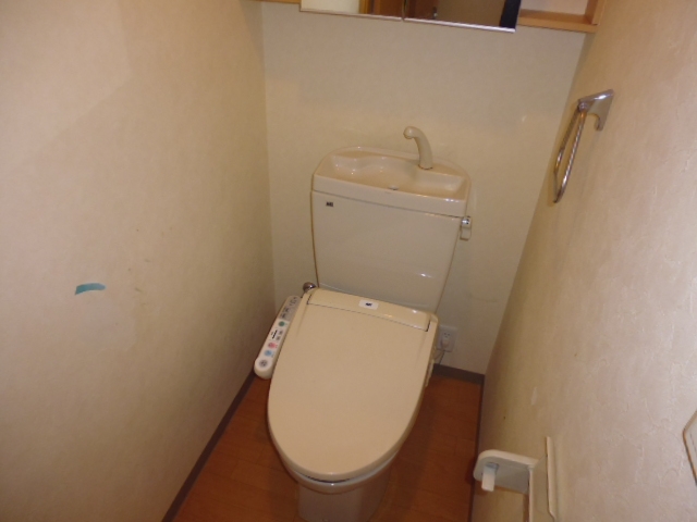 トイレ　温水洗浄便座