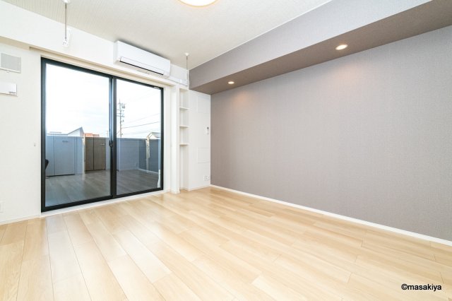 居室・リビング　写真は同じ建築会社の近い間取りのものです。参考にご覧下さい。