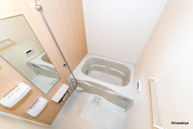 バス・シャワールーム　写真は同じ建築会社の近い間取りのものです。参考にご覧下さい。