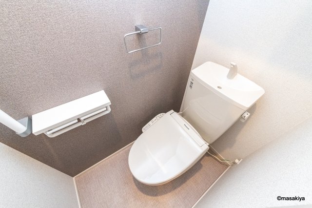 トイレ　写真は同じ建築会社の近い間取りのものです。参考にご覧下さい。
