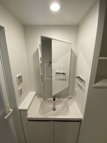 洗面設備　コンフォリア・リヴ北久宝寺Q　独立洗面台