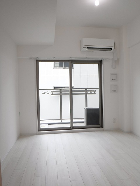 居室・リビング　※室内は現況を優先します