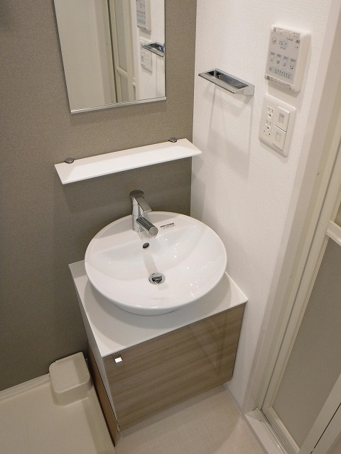 洗面設備　※室内は現況を優先します