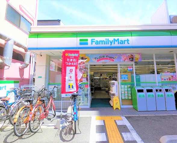 コンビニ　ファミリーマート新北野三丁目店（コンビニ）まで48m