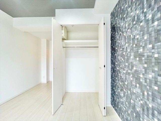 収納　同一建物内３０８号室内装写真転載