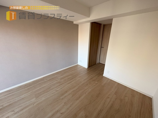 居室・リビング　アクセントクロスがいい感じ