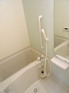 バス・シャワールーム　浴室乾燥　追い焚き付きです。