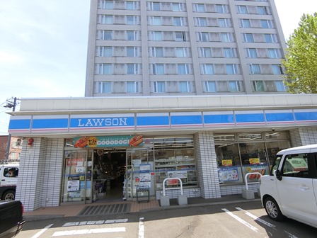 コンビニ　ローソン札幌ひばりが丘駅前店（コンビニ）まで500m