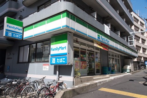 コンビニ　ファミリーマート 金井窪山手通り店（コンビニ）まで563m