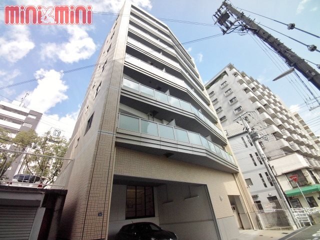 建物外観　南向きバルコニーが特徴です♪