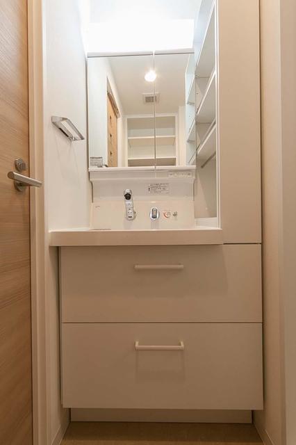 洗面設備　※写真は同タイプ住戸です。