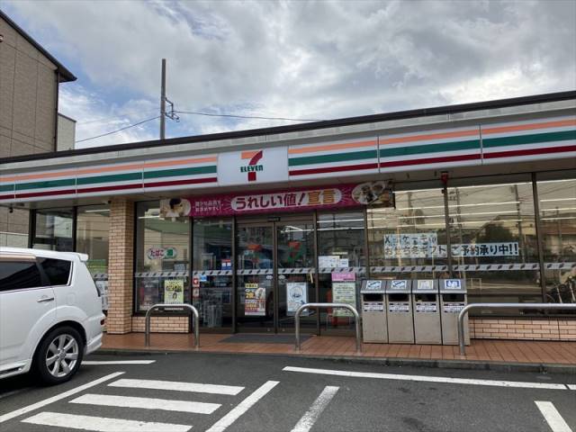 コンビニ　セブン－イレブン大和桜森店（コンビニ）まで380m