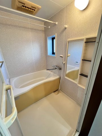 バス・シャワールーム　同物件、別号室の写真です。