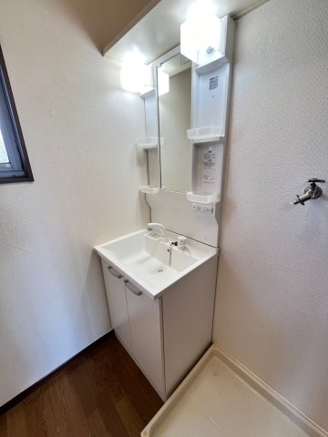 洗面設備　同物件、別号室の写真です。