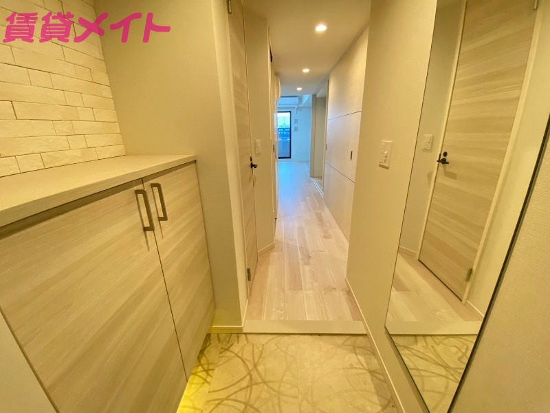 玄関　同物件別室写真