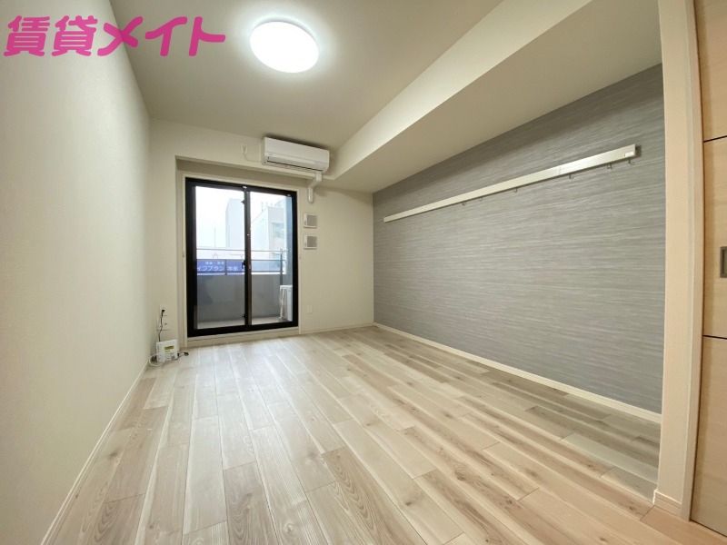 居室・リビング　同物件別室写真