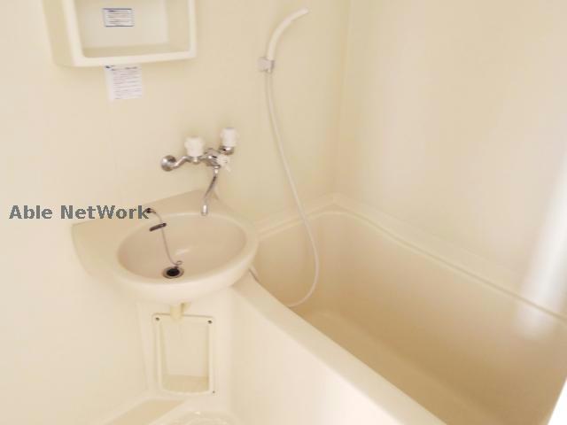 バス・シャワールーム　※同物件別部屋の写真です。