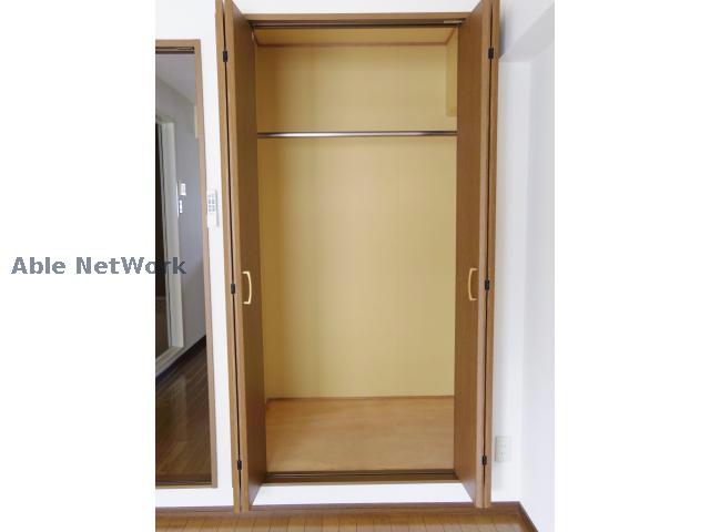 収納　※同物件別部屋の写真です。