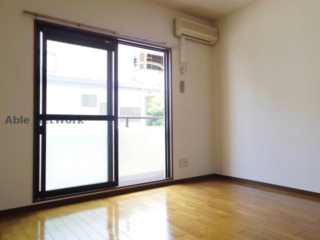 居室・リビング　※同物件別部屋の写真です。