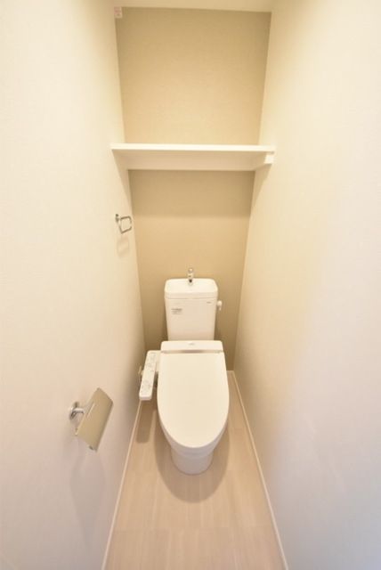 トイレ　収納付きで便利です