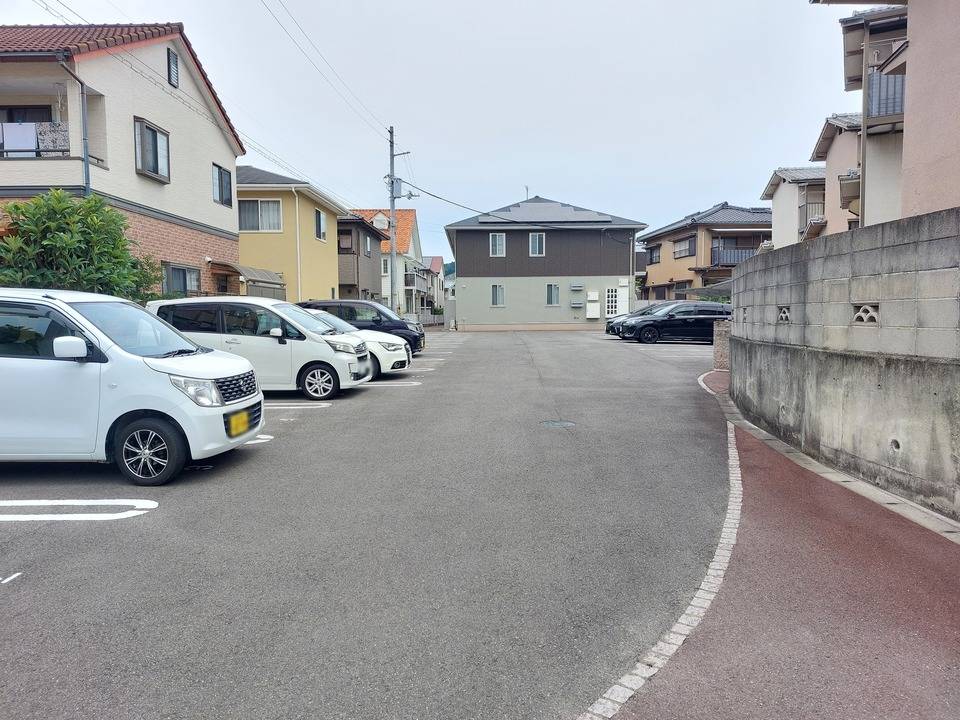 駐車場　駐車場