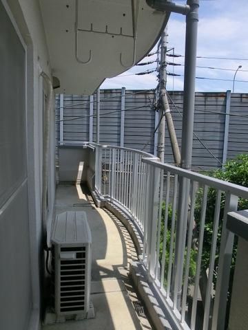 バルコニー　明るいバルコニーです