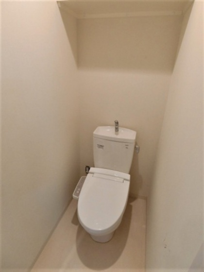 トイレ　※別の部屋の写真です