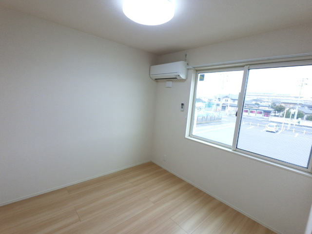 その他部屋・スペース　全室照明ついてます。