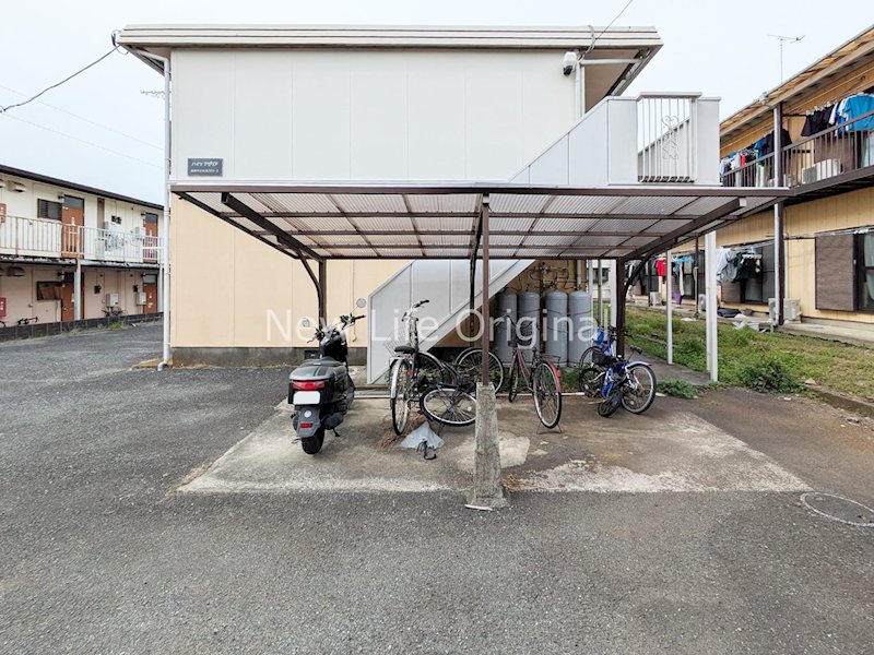 その他共有部分　自転車置き場は敷地内にあり、お出かけの際にも便利です☆