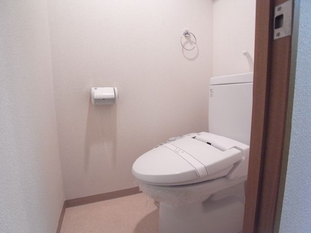 トイレ　同型反転タイプ