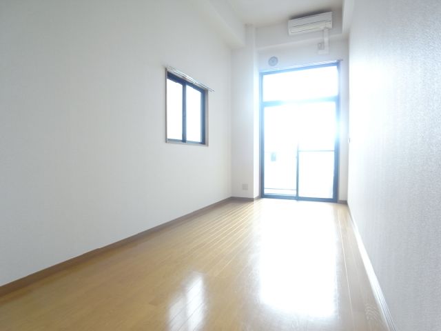 居室・リビング　同型反転タイプ