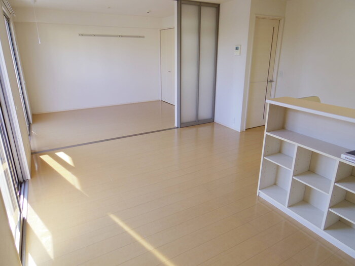 居室・リビング　室内全景