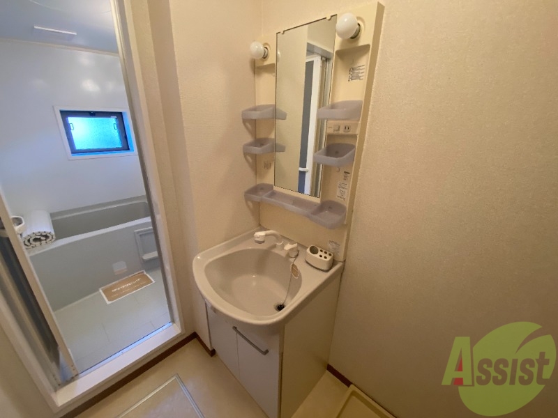 洗面設備　人気の独立洗面化粧台は嬉しいですよね～。