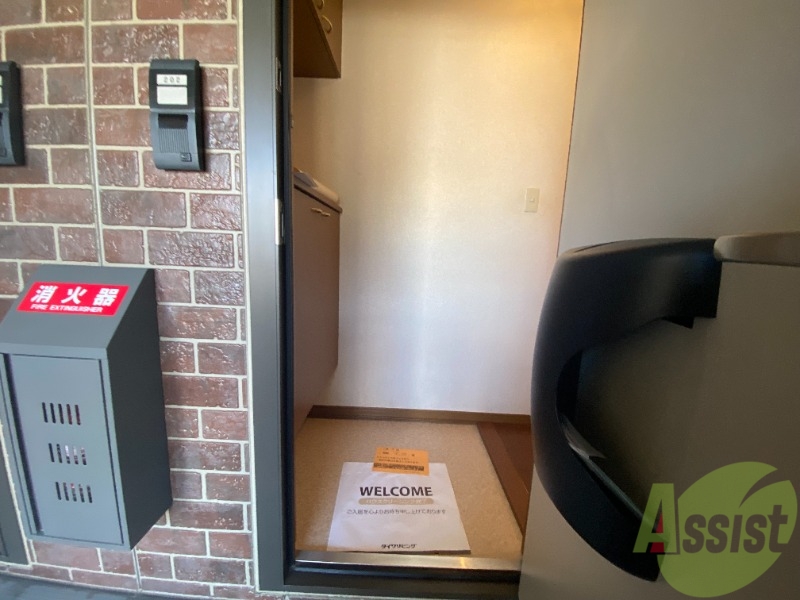 玄関　玄関からの様子。毎日の出入りはこちらから。